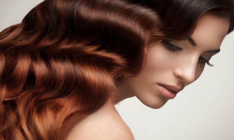 Coloration sur cheveux bruns - Bordeaux - Hairstyle by Fadime